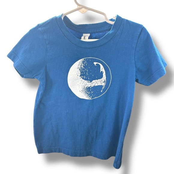 Royalapparel Royal Blue 2T SS with Cape Cod graphic. Made in USA. Exclnt cndtn. - Picture 2 of 6